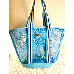 Lilly Pulitzer Mesh Beach/Pool Tote Bag in Bellevue Blue Breakers Beach print